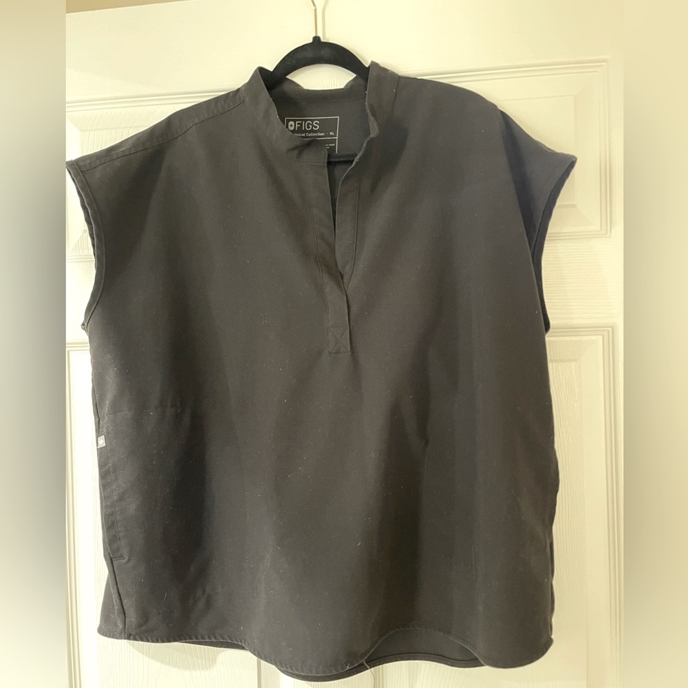 Figs Rafaela Black Scrub Top sz XL